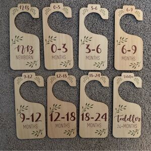 Baby Closet Dividers Newborn–Toddler Wooden Size Markers Nursery Organizer